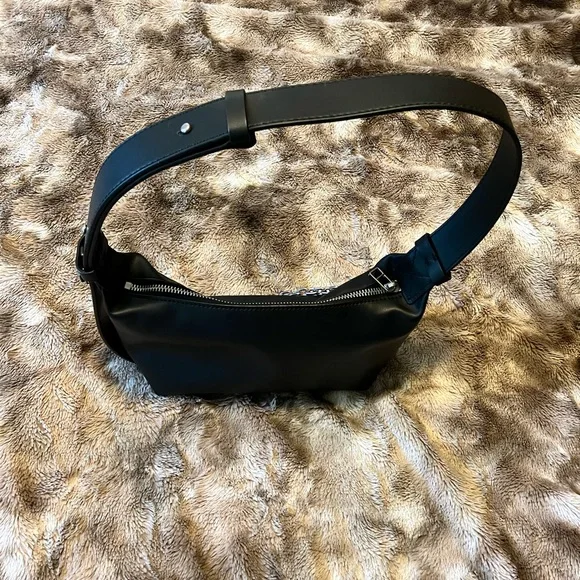 Calvin Klein Elemental Small Shoulder Bag - Picture 2 of 7